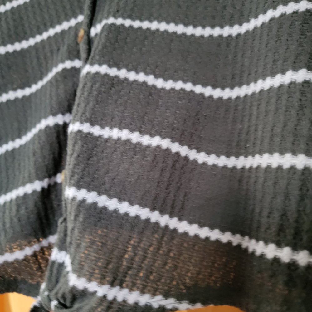 Crop top - Picture 2 of 3
